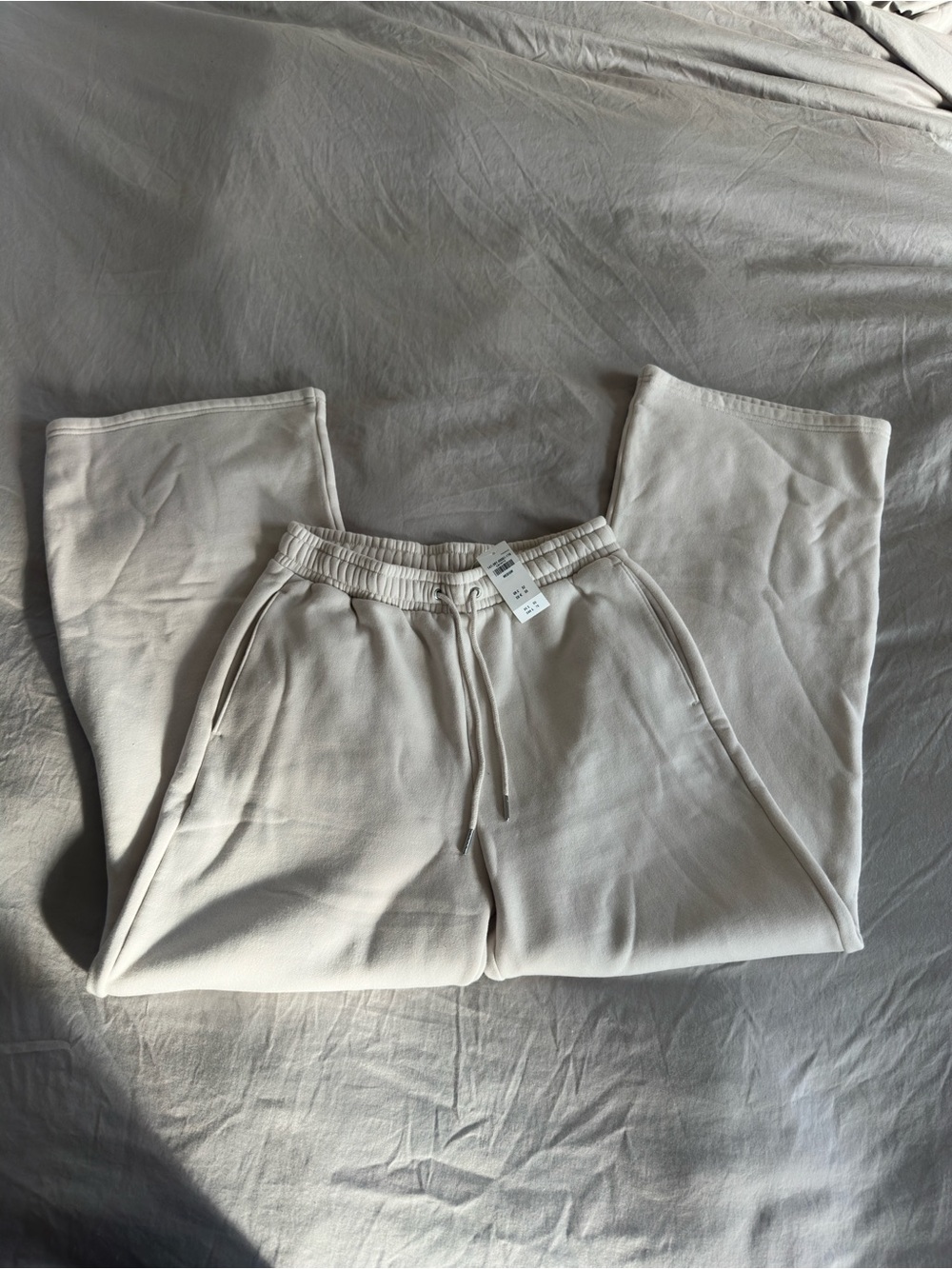 NWT Abercrombie & Fitch Cream High Rise Sunday Wide Leg Sweatpants (M)